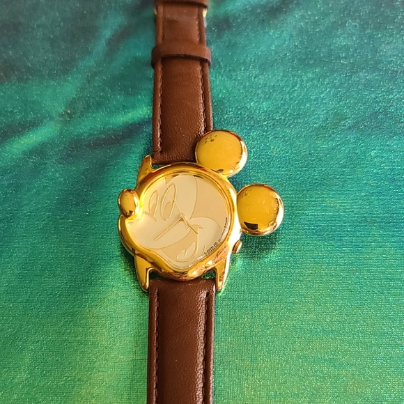 Watch - Picture 1 of 3